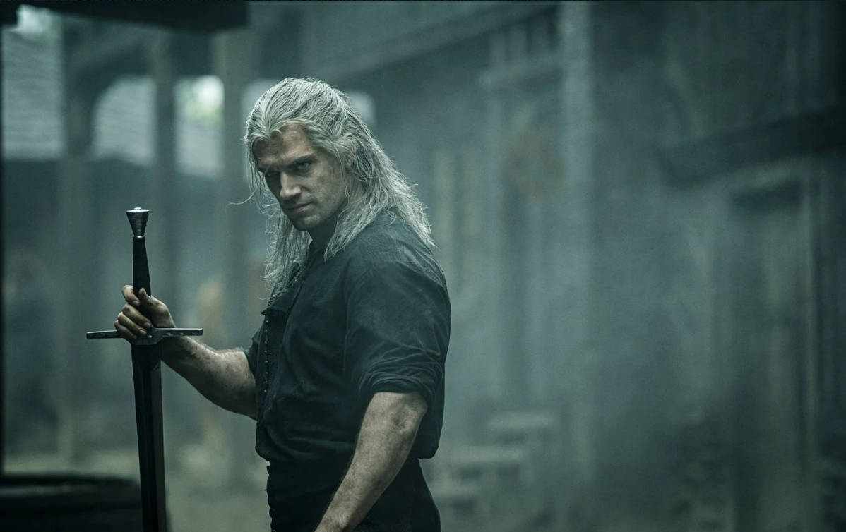 Netflix《巫师》电视剧杰洛特打斗片段 白狼耍剑舞