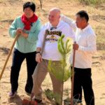 视频丨见证跨国友谊!殷玉珍“赛考斯”重返毛乌素种下新树