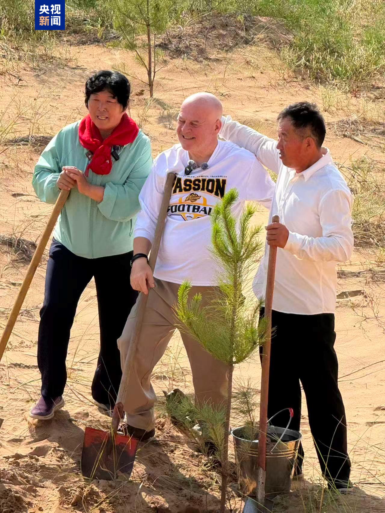 视频丨见证跨国友谊！殷玉珍“赛考斯”重返毛乌素种下新树